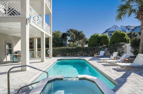 Photo 14 - Topsail by Avantstay Bright Beachside Getaway w/ Pool & Ocean Views