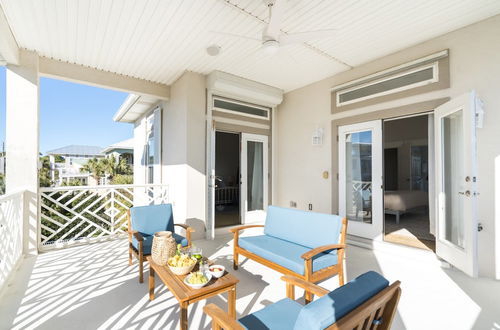 Photo 8 - Topsail by Avantstay Bright Beachside Getaway w/ Pool & Ocean Views