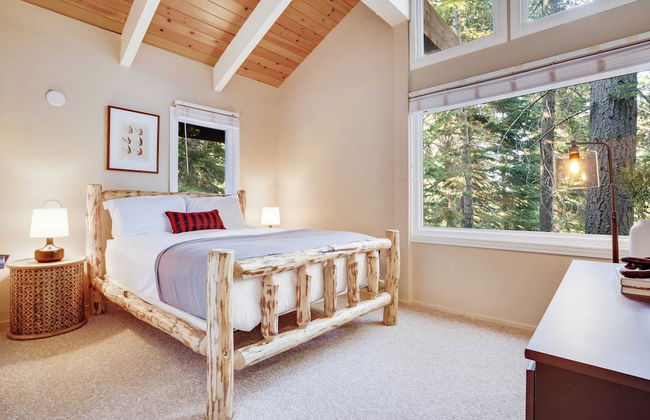 Homewood by Avantstay Amazing Family Cabin w/ Hot Tub & Sauna - Foto 16