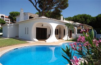 Foto 1 - Charming 3-bed Villa With Pool in Olhos de Agua