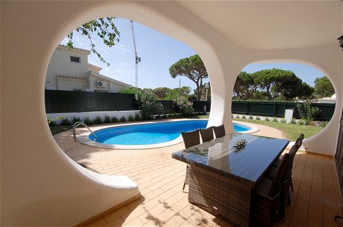 Photo 14 - Charming 3-bed Villa With Pool in Olhos de Agua