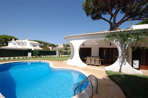 Foto 12 - Charming 3-bed Villa With Pool in Olhos de Agua