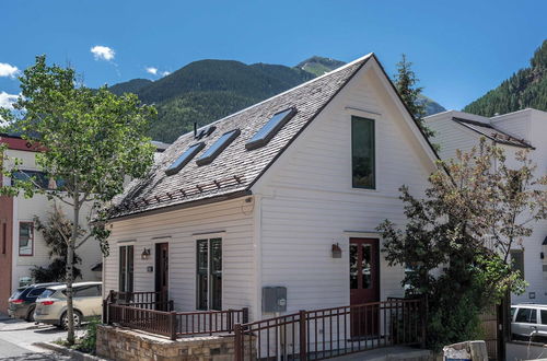 Photo 1 - Diamondtooth Cottage by Avantstay Cottage in Historic Telluride w/ Ski Access Permit #:16096