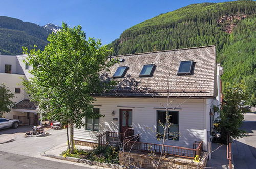 Photo 26 - Diamondtooth Cottage by Avantstay Cottage in Historic Telluride w/ Ski Access Permit #:16096