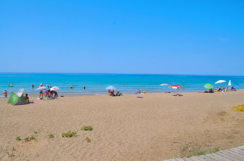 Foto 17 - Beachfront 2-bed Luxury Apartment - Agios Gordios, Corfu, Greece