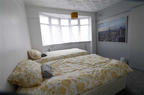 Foto 3 - Lovely 4-bed House in Nottingham