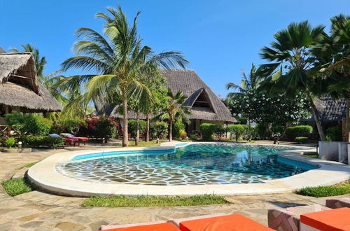 Photo 6 - Luxury Boutique Villa With Gorgeous Pool