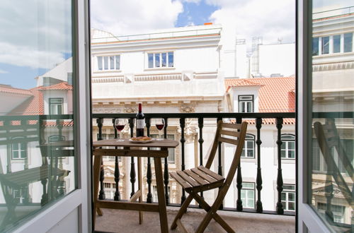 Foto 12 - JOIVY Sunny 1-bed flat w/terrace&sea view in Baixa, 3mins to Arco da Rua Augusta