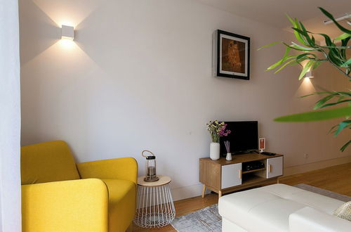 Foto 16 - JOIVY Sunny 1-bed flat w/terrace&sea view in Baixa, 3mins to Arco da Rua Augusta