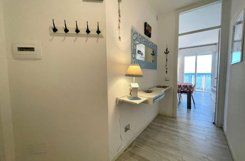 Foto 8 - Wonderful Beachfront Apartment - Beahost