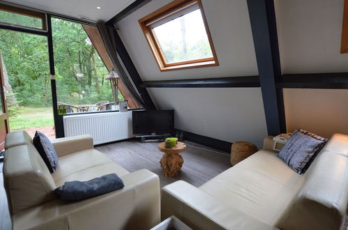 Photo 14 - Tranquil Holiday Home in Limburg Amid a Forest