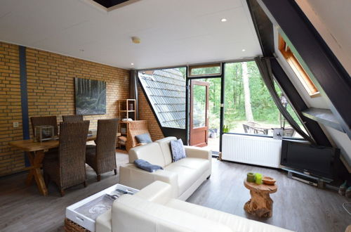 Photo 11 - Tranquil Holiday Home in Limburg Amid a Forest