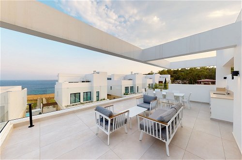Foto 15 - Sanders Konnos Bay Erato - Beautiful 4-bdr Villa With Side Sea View