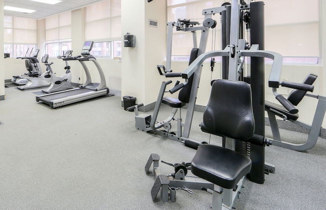 City View High Floor Bay & Gerrard Pet Friendly Condo Walk to Sick Kids Hospital - Photo 27