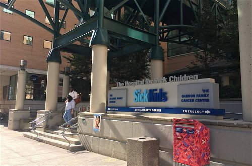 Foto 25 - City View High Floor Bay & Gerrard Pet Friendly Condo Walk to Sick Kids Hospital