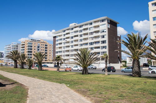 Photo 10 - Mouille Point Mountain View 2 Bedroom