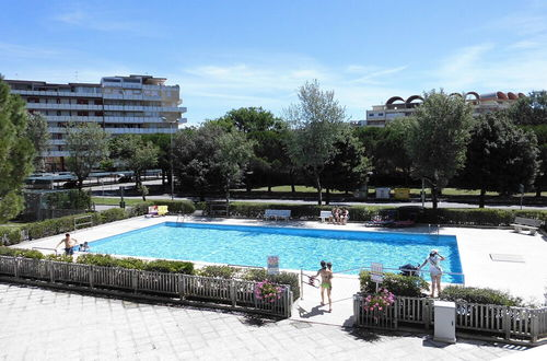 Foto 8 - Beautiful Beachfront Apartment-pool-ac by Beahost Rentals