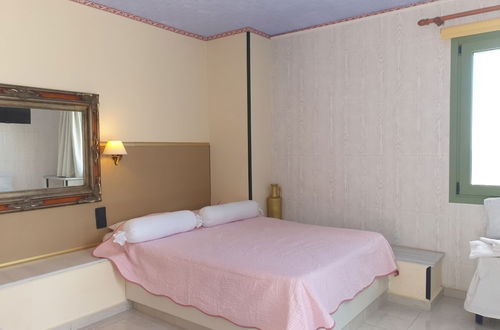 Photo 2 - Room in Studio - Senior Citizen Suite in Blue