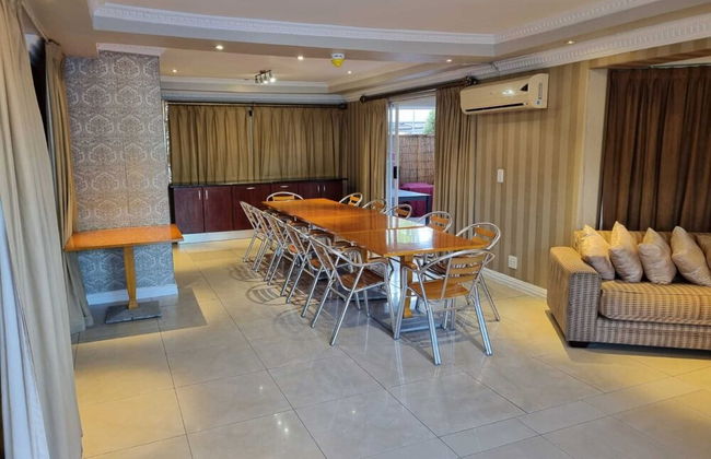 Savoy Lodge - Room - Photo 48