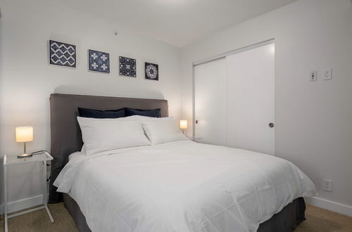 Photo 3 - Sterling Suites - Yaletown