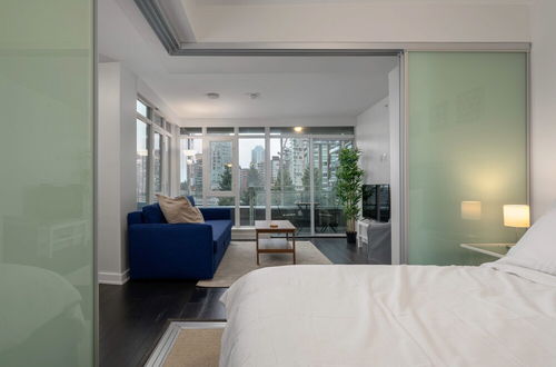 Photo 11 - Sterling Suites - Yaletown