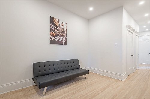 Photo 13 - BRIGHT COZY 4Bed in the Heart of MileEnd
