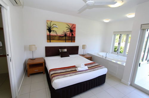 Photo 4 - Beachside Apartment 5