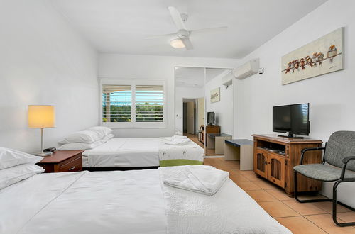 Photo 9 - Cairns Reef Apartments & Motel