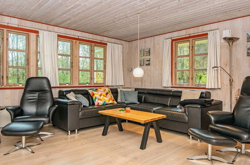 Photo 11 - 8 Person Holiday Home in Oksbol