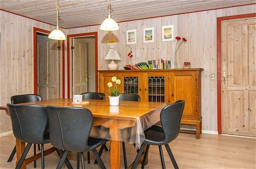Photo 11 - 8 Person Holiday Home in Oksbol