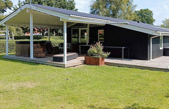 Modern Holiday Home in Juelsminde with Hot Tub - Foto 18