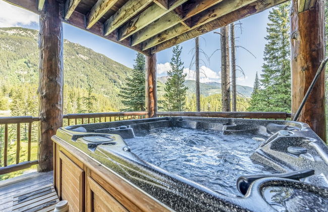Luxury Log Chalet | Pool + Private HotTub | Ski In/Out | Overlooking Greywolf GC - Foto 31