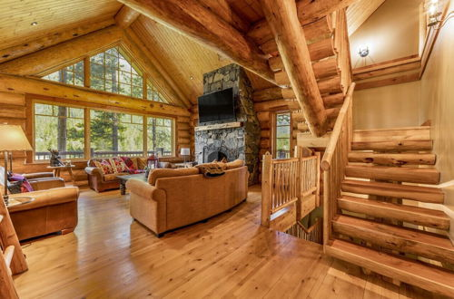 Foto 19 - Luxury Log Chalet | Pool + Private HotTub | Ski In/Out | Overlooking Greywolf GC