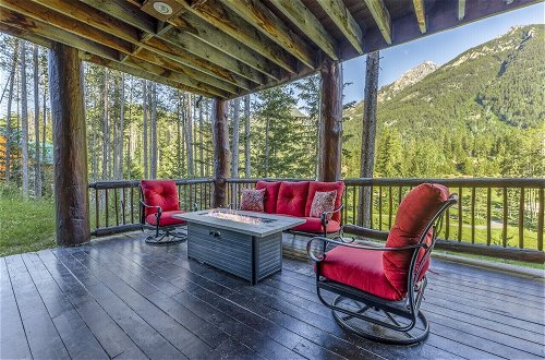Photo 23 - Luxury Log Chalet | Pool + Private HotTub | Ski In/Out | Overlooking Greywolf GC