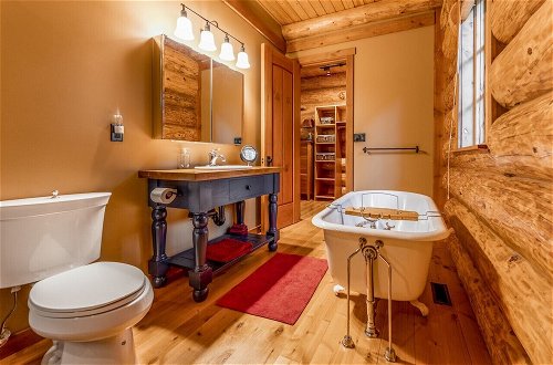 Photo 25 - Luxury Log Chalet | Pool + Private HotTub | Ski In/Out | Overlooking Greywolf GC