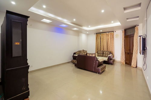 Photo 15 - OYO 13291 Home Valley View 2BHK Near Picture Palace