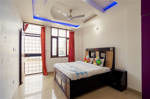 Photo 5 - OYO 13291 Home Valley View 2BHK Near Picture Palace