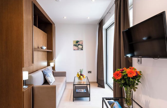 Bentley Holiday Apartments - West One - Photo 13