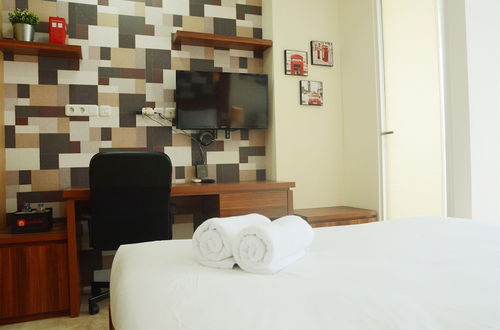 Photo 3 - Warm and Best Studio Menteng Park Apartment