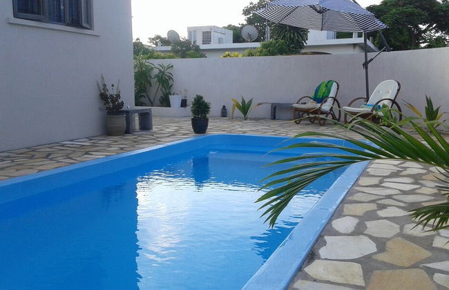 Sunny Private First Floor 1-br Beach Apartment With Spacious Balcony, Pool, Wifi - Foto 1