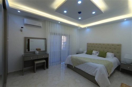 Photo 1 - Amazing one Bedroom Apartment in Amman, Elwebdah 2