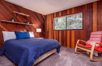 Photo 3 - Cozy Treehouse