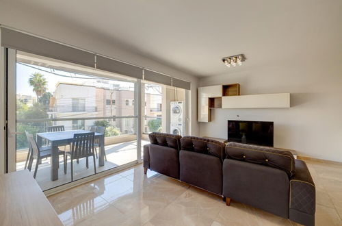 Foto 3 - Marvellous 3BR Apartment in Central St Julians