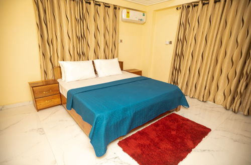 Photo 5 - Spacious & Outstanding 3-bed Furnished Apartment