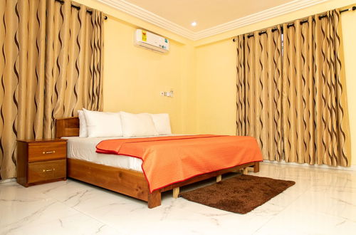 Photo 2 - Executive Two Bedroom Apartment in Accra