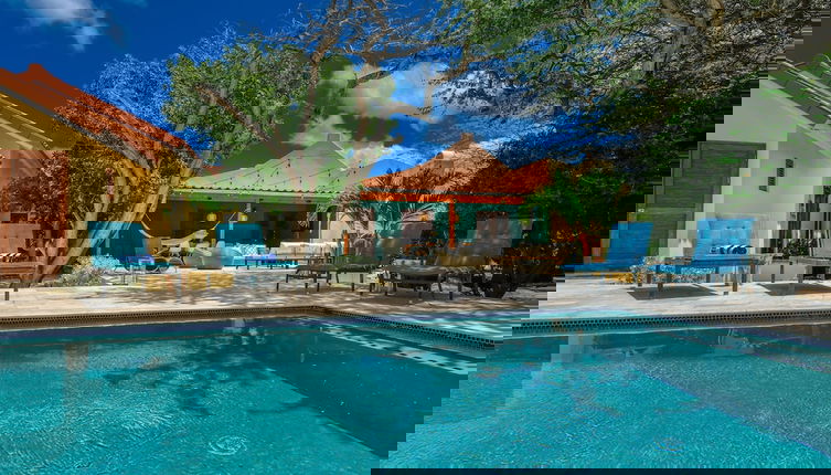 Foto 1 - Secluded Villa With Pool3min to Beachfree Utilities
