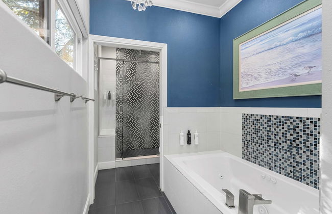 Pelican Retreat by Avantstay 5 Mins TO Beach Pet Friendly w/ Pool & Bbq! - Foto 1