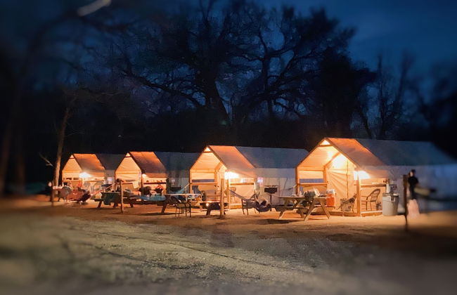 Son's Blue River Camp Glamping Cabin U - Foto 51