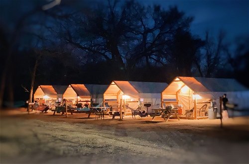 Foto 46 - Son's Blue River Camp Glamping Cabin O