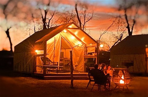 Foto 48 - Son's Blue River Camp Glamping Cabin F